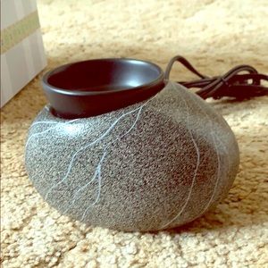 Scentsy Warmer•New in Box!